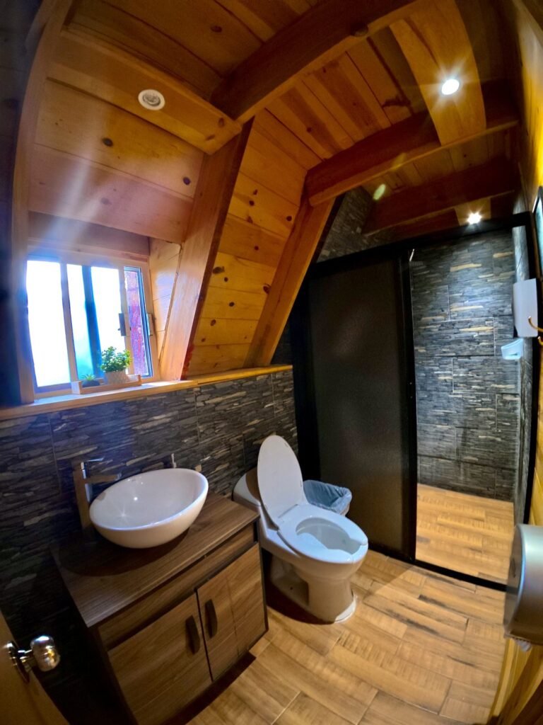 Baño de la Cabaña Alpina M3